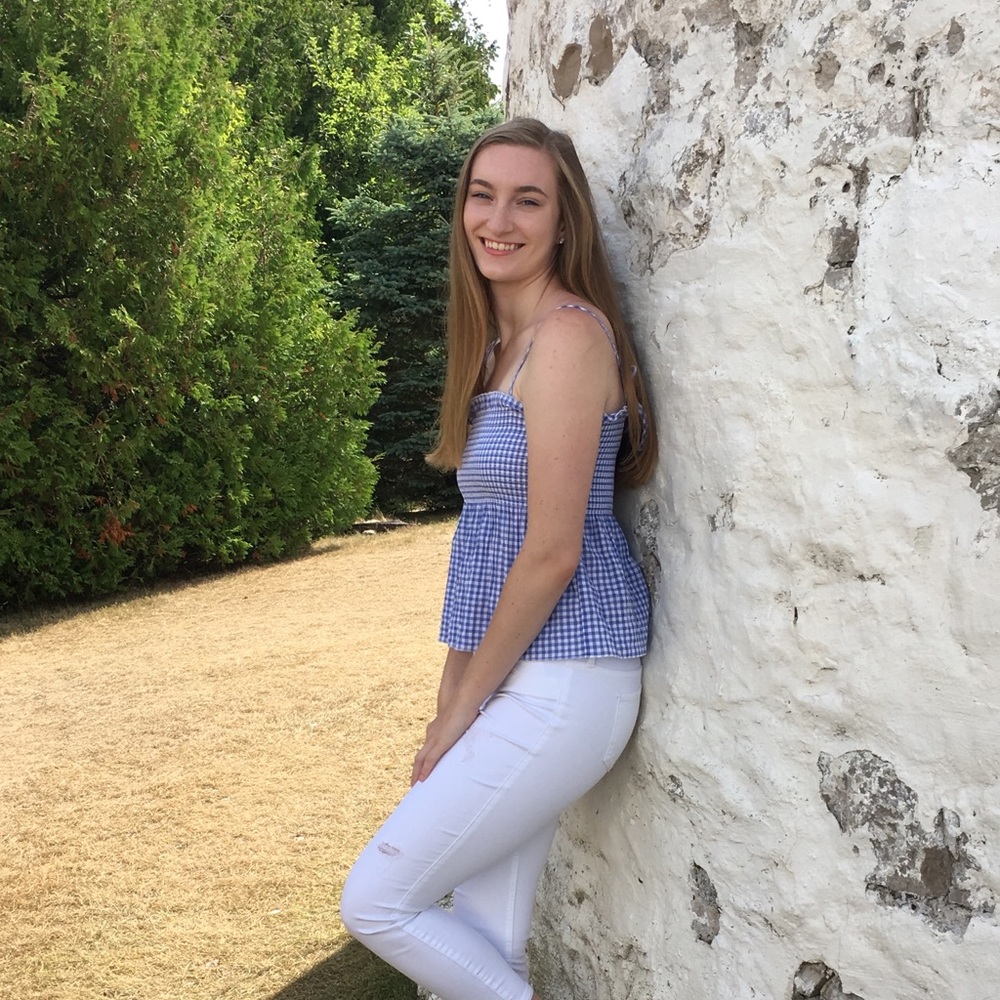 Meet your Posher, Emily